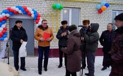В поселке Языково Ульяновской области 45 человек получили ключи от новых квартир по программе переселения граждан из аварийного жилищного фонда