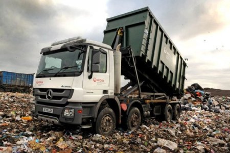 В Ленобласти треть мусорных машин перевозит отходы без документов