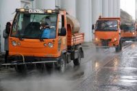 Улицы Петербурга моют душем с шампунем